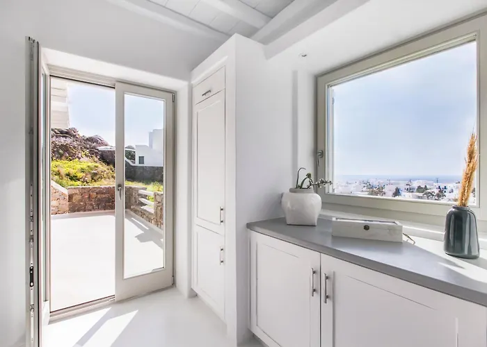 Pet friendly Breathtaking 6 Bed In Platis Gialos