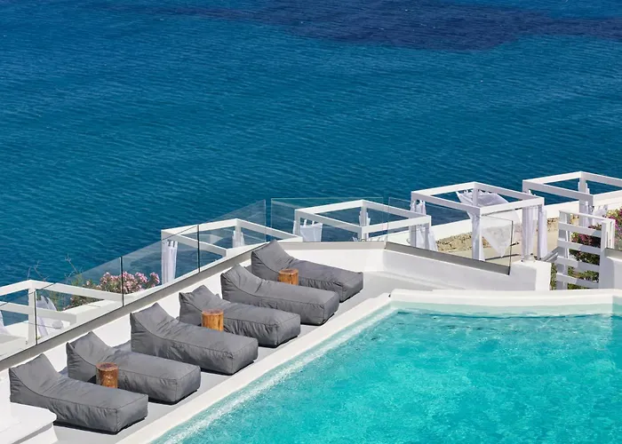 Mykonos Town Hotels near Mykonos Airport (JMK)