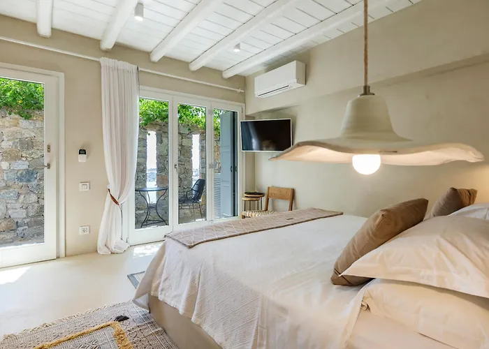 V&V Guest House - Luxury Suites Ornos 