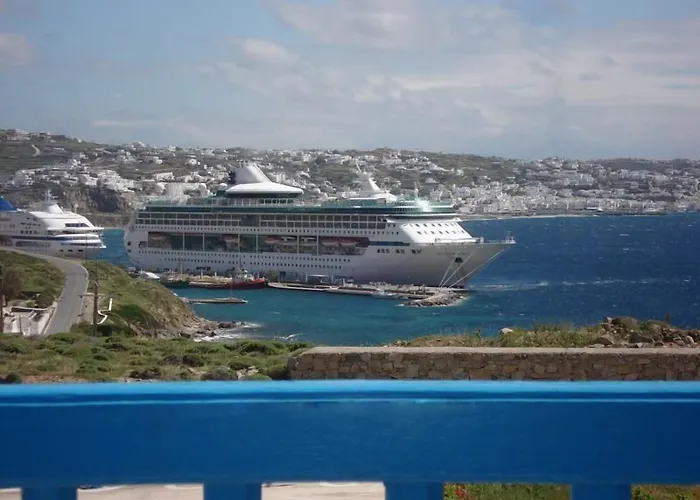 Ornos (Mykonos) hotels near Little Venice